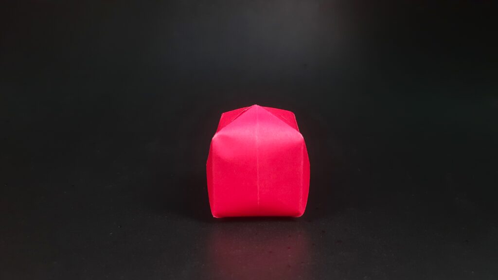 Final product for how to make an origami balloon.