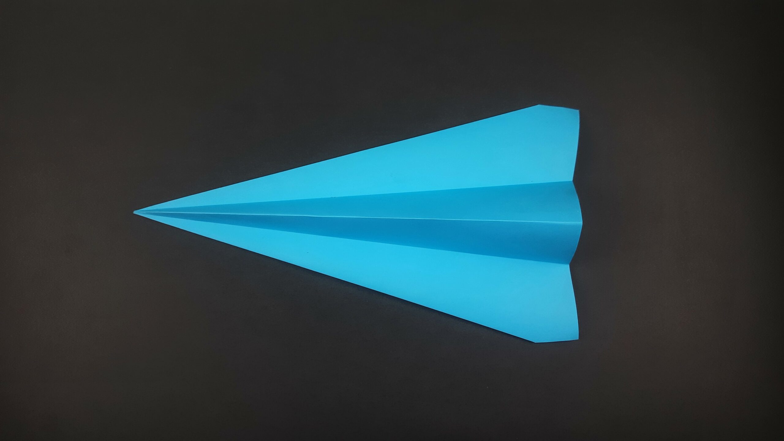 Final paper plane design for how to make a paper airplane for kids post.