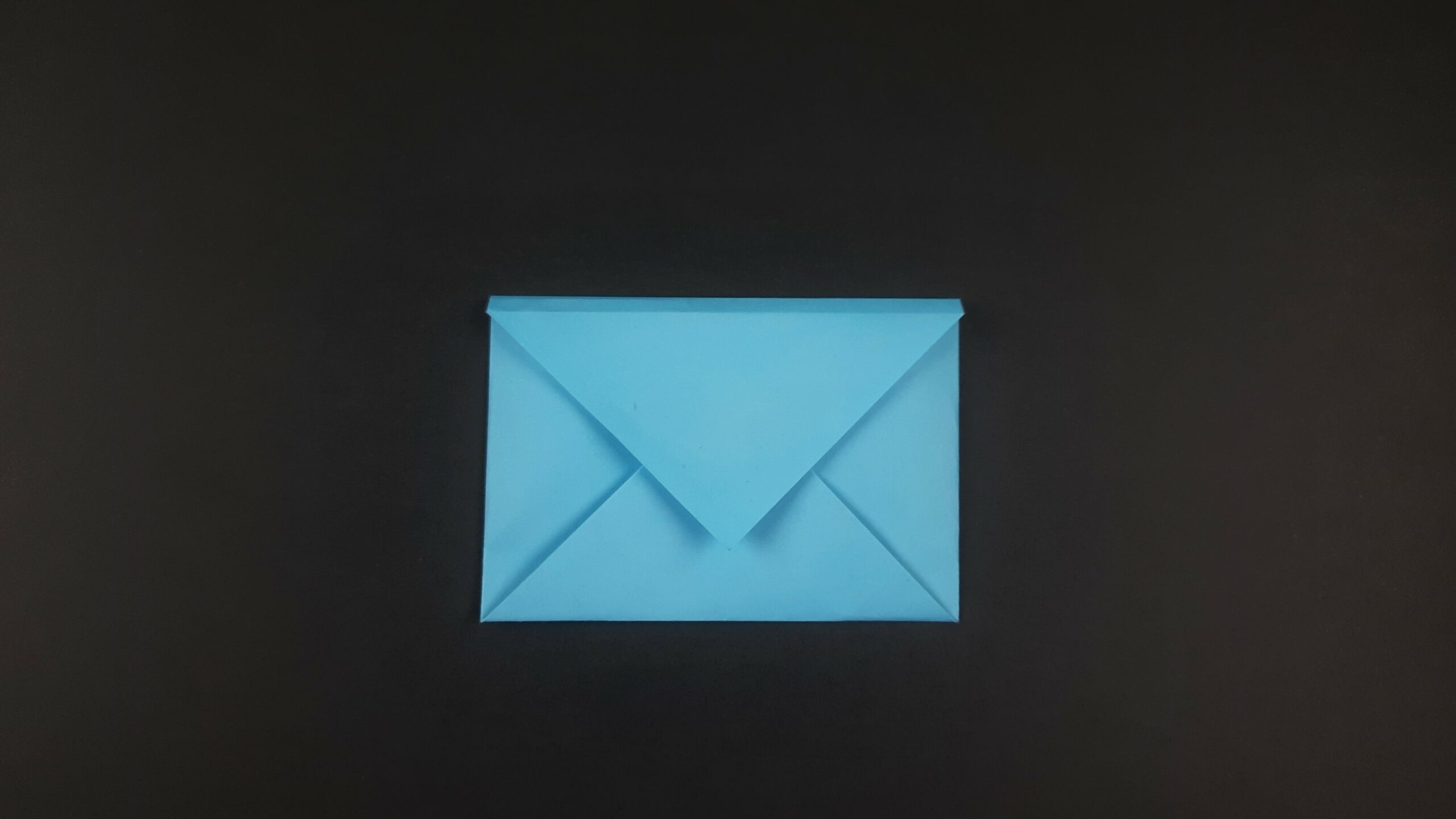 Final product for how to make an envelope out of paper post.
