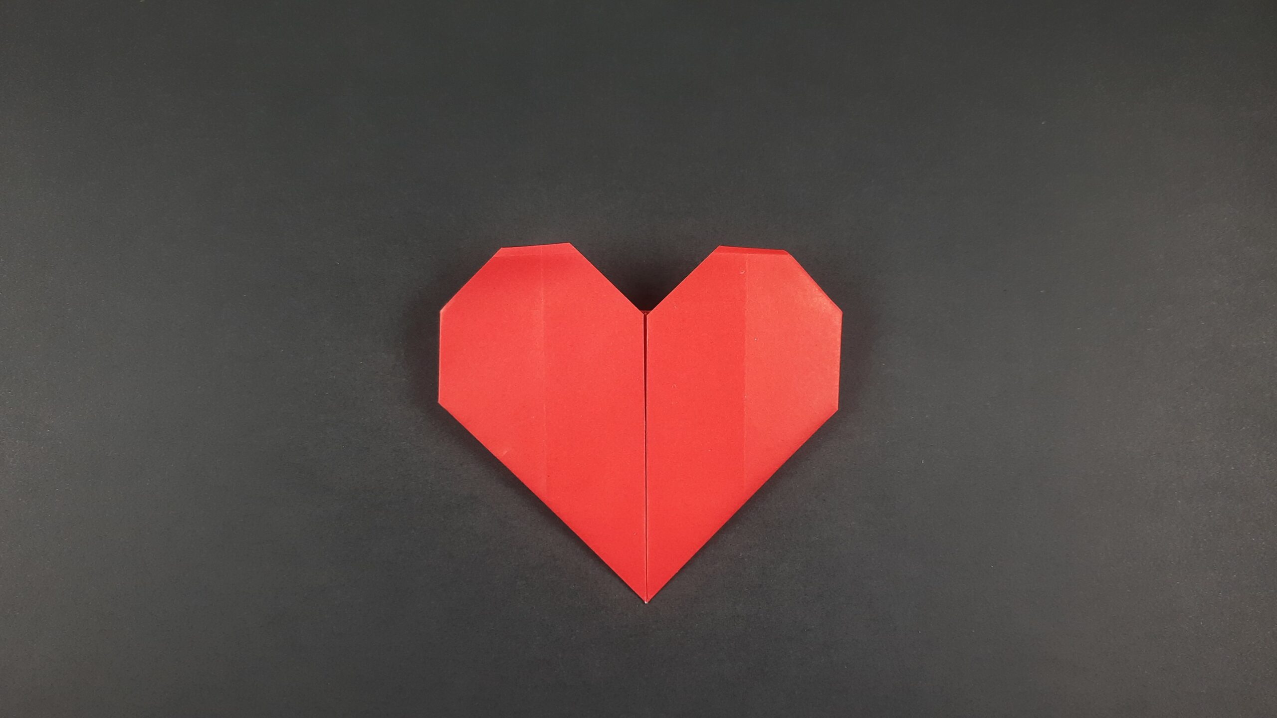 Final result for how to make an origami heart post.